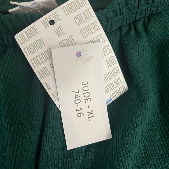 Jude Ruffle Hem Shorts - Picture 3 of 5